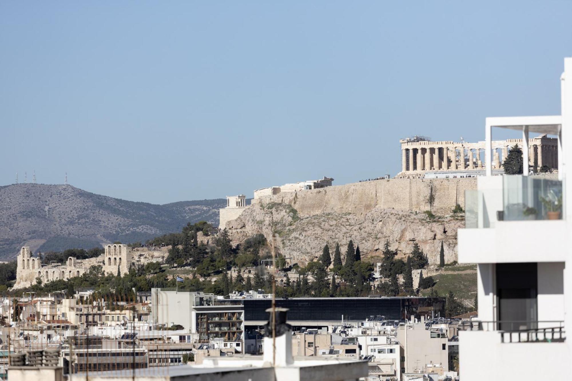 Renovated 3 Bedroom Apt With Acropolis View Афины Экстерьер фото