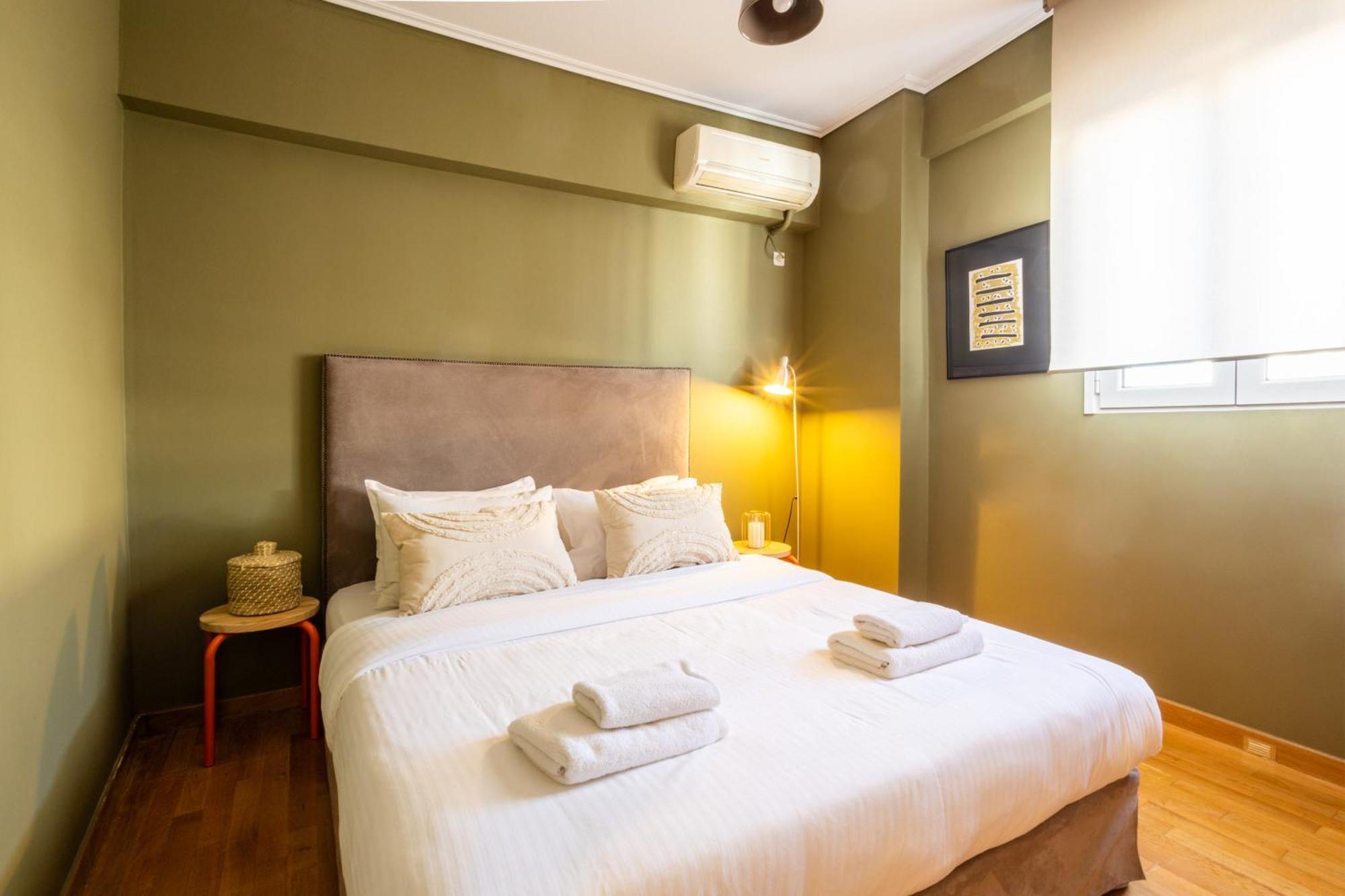 Renovated 3 Bedroom Apt With Acropolis View Афины Экстерьер фото